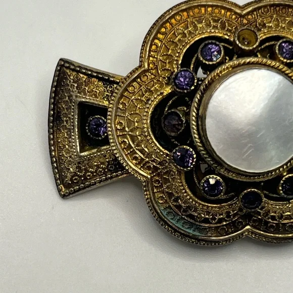Victorian gold tone brooch pin purple rhinestones mother of pearl c clasp flower